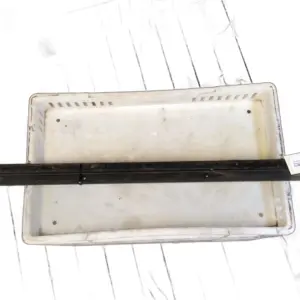 USED REAR UPPER WINDOW MOULDING